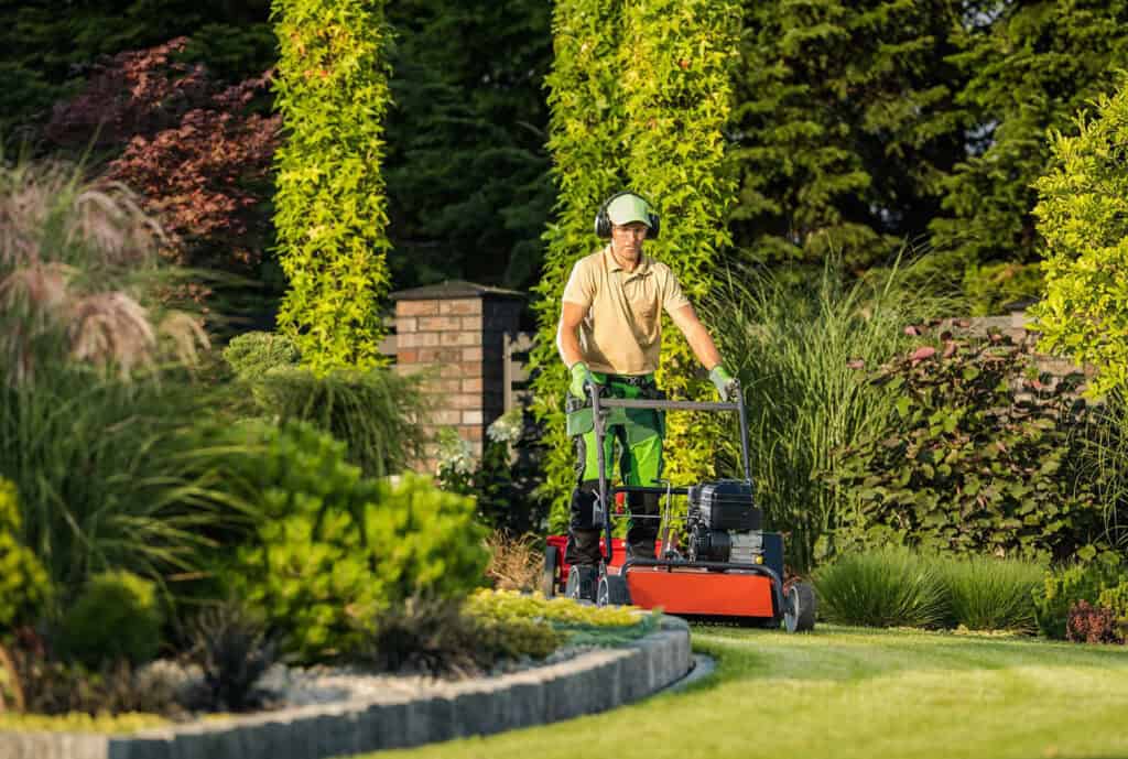garden-lawn-maintenance-2023-11-27-05-01-43-utc-AzGe2W78JpCZyD6r (1) - losangelesgardenpros.com